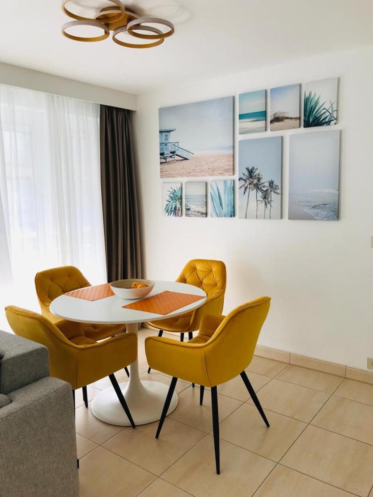 Urbanstay Suites - Beachfront Apartment In Knokke Екстериор снимка